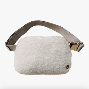 Lululemon Sherpa Everywhere Belt Bag